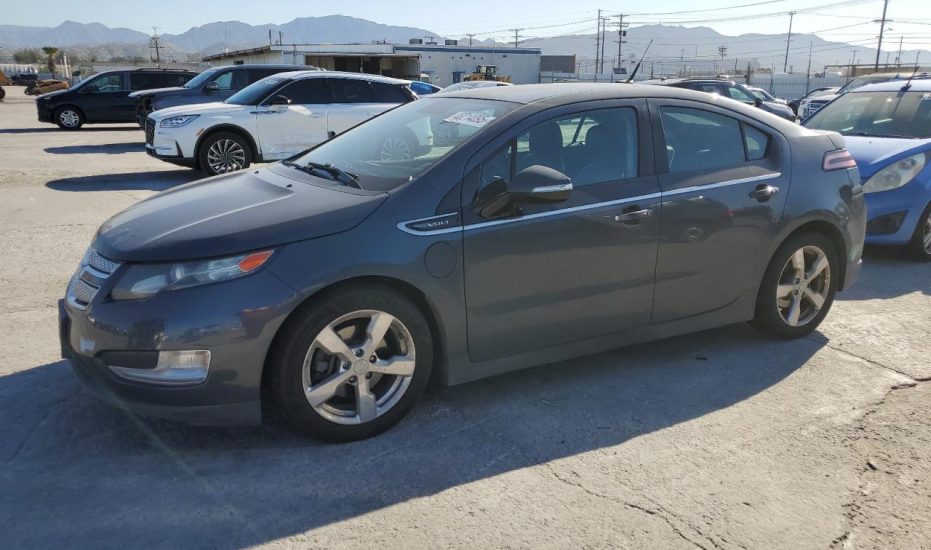 Chevrolet Volt, VIN: 1G1RH6E4XDU105263
